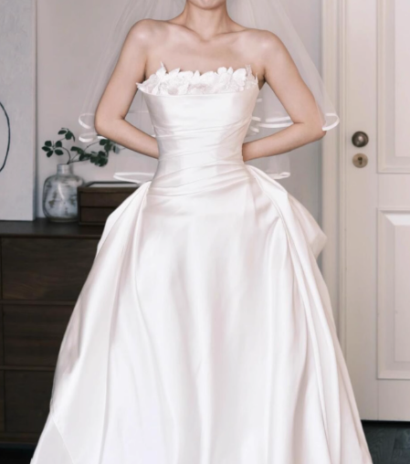 Stunning Strapless Long Ball Gowns Satin Floor-length Wedding Dress Simple Bridal Gown DH2687