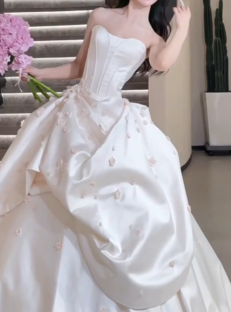 Modest White Strapless Long Ball Gown Elegant Wedding Dress Simple Quinceanera Dress DH2712