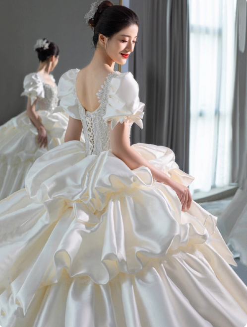 Princess Bridal Dress Ball Gown V-Neck Satin White Beads Long Wedding Dress Modest Bridal Gowns DP2767