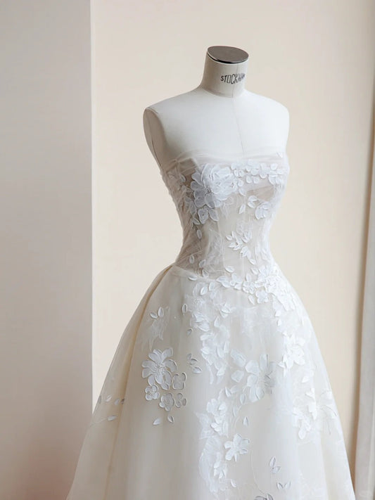 Elegant Strapless White Wedding Dress Applique Ball Gown Tulle Long Bridal Gowns DP2863