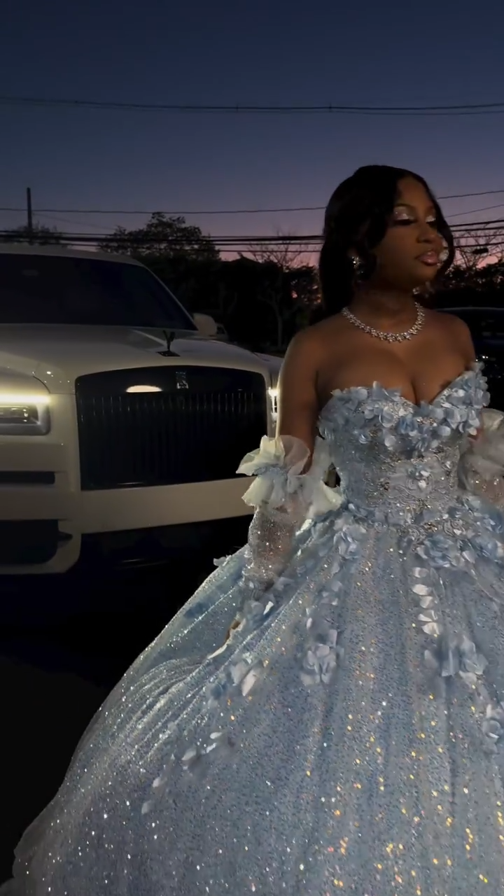 Gorgeous Sweetheart Neck Ball Gowns Blue Tulle Sequins Long Quinceanera Dress Formal Gowns Vestido De 15 Anos Sweet 16 Dress DP3240