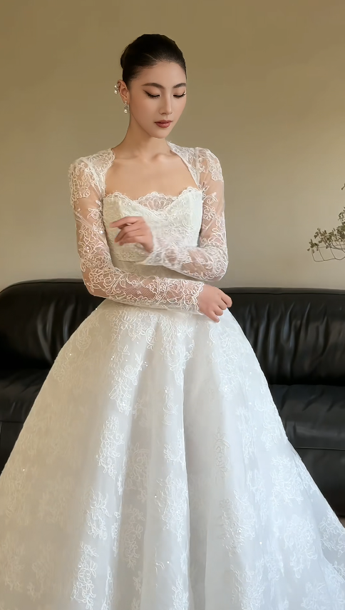 Beautiful Wedding Dresses with Appliques White Lace Bridal Gowns Long Sleeve Bridal Dresses