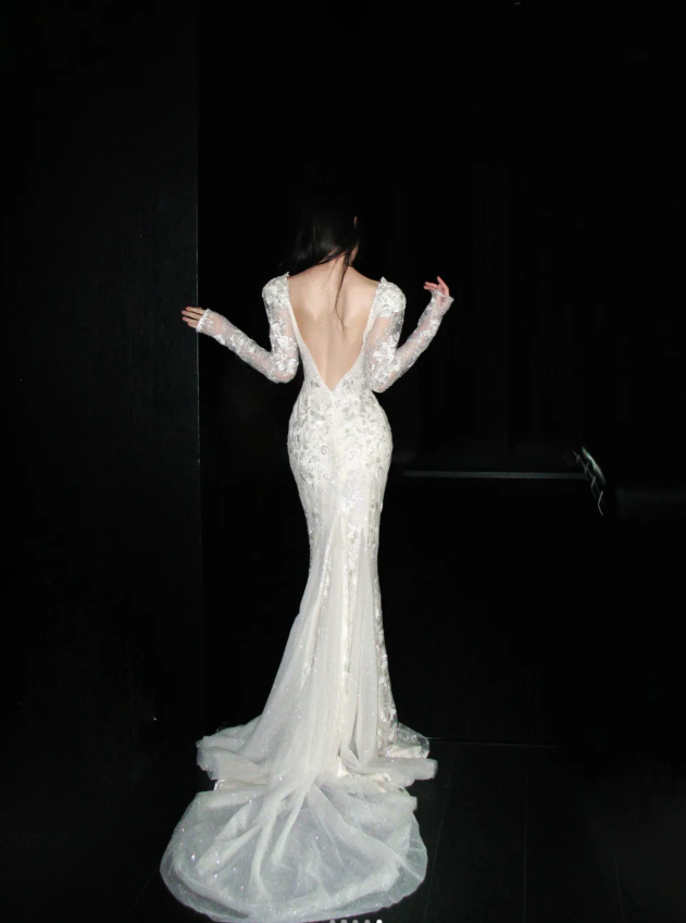 Gorgeous V-neck Mermaid Trail Wedding Dresses Beaded Applique Bridal Dresses Ivory Backless Bridal Gowns DP3703