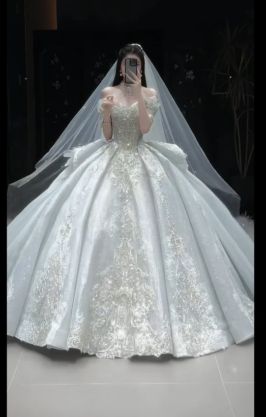 Timeless Off-Shoulder Ball Gown Long Wedding Dresses Rhinestone Tulle White Bridal Gowns Short-Sleeve Bridal Dresses DP3791