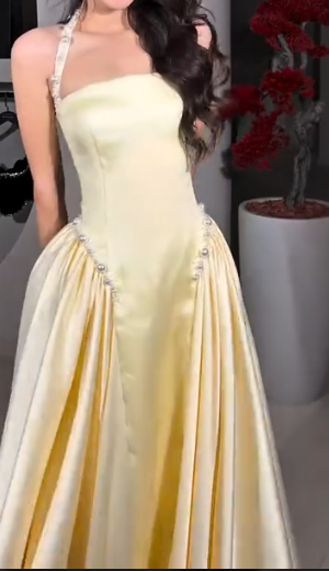 Gorgeous A-Line Halter Butter Yellow Satin Long Prom Dresses Birthday Party Outfits ED03530