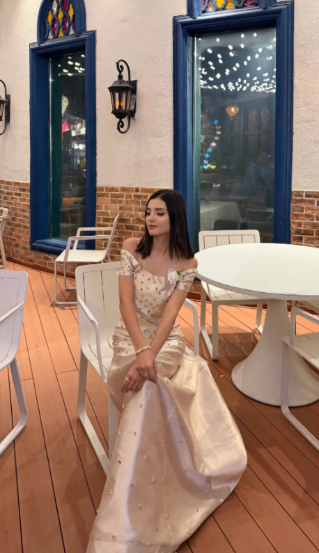 Glam A-Line Long Prom Dresses Off-shoulder Satin Champagne Wedding Guest Dresses ED05312