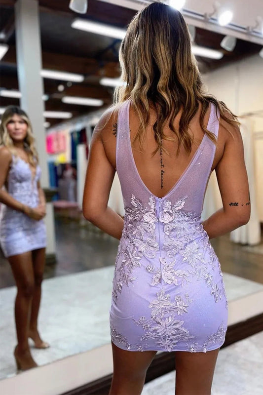 Elegant Bodycon Homecoming Dress with V-Neck and Appliques