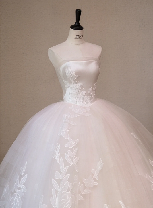 Gorgeous White Applique A-Line Tulle Strapless Long Wedding Dress TP5040