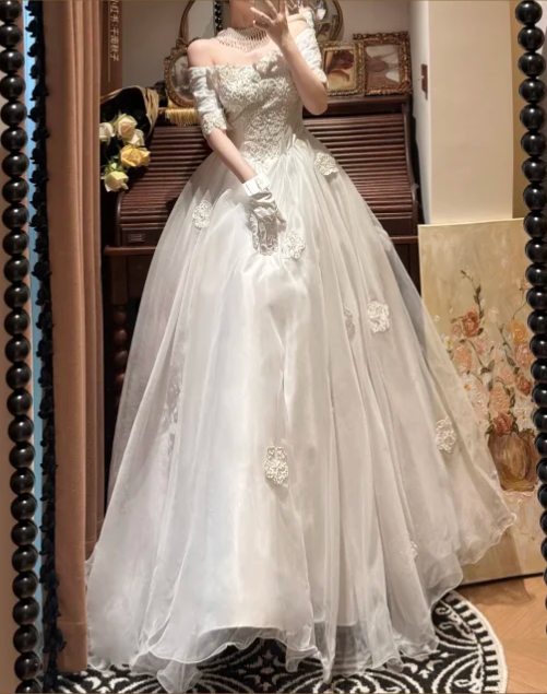 Vintage White Off-Shoulder Lace Applique Half Sleeves & Tulle Wedding Dress TP5324