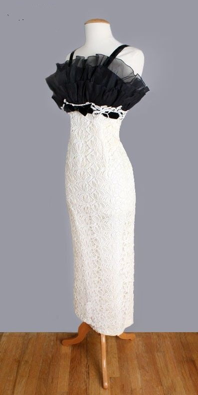 amakanas--Black And White Simple And Fashionable Short Lace Homecoming Dress gh5643