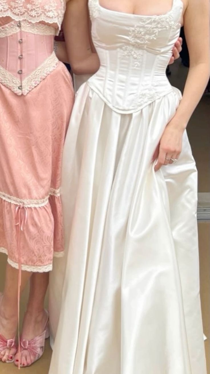 Light Ivory White Vintage Fashion Delicate Floral Elegant Spaghetti Strap Square Neck Long Satin Ball Gown Evening Dress Wedding Party Bridesmaid Dresses Prom Dresses gh3784