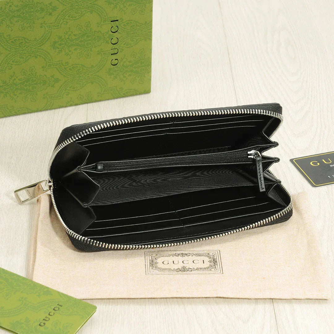 Gucci Single Zipper Handbag Black 20x10cm