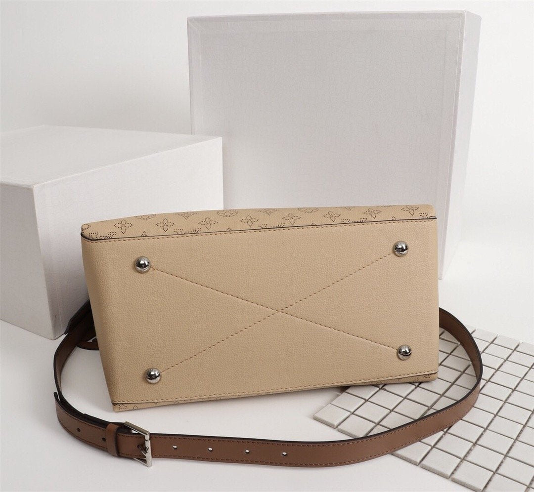 LV Louis Vuitton Beaubourg Hobo