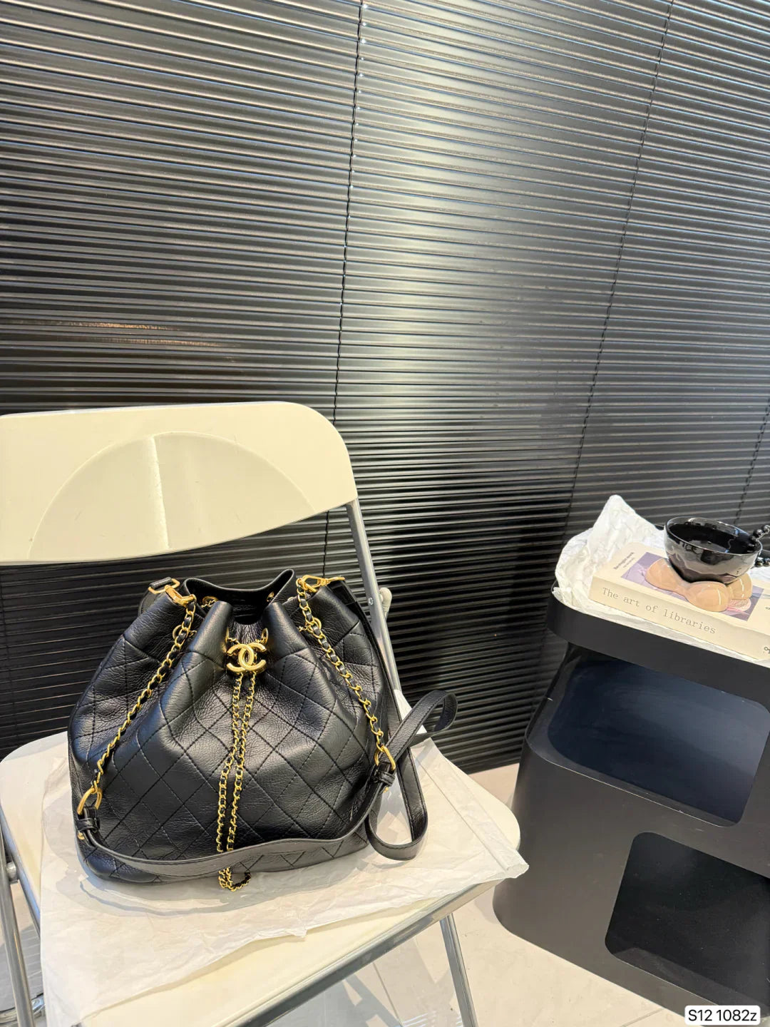 Louis Vuitton LV Black Tote Bag Slidable Metal Chain 26x17cm