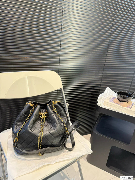 Louis Vuitton LV Black Tote Bag Slidable Metal Chain 26x17cm