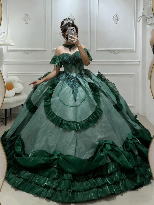 amakanas-A sweet, dark green princess dress for a 16-year-old. gh6184
