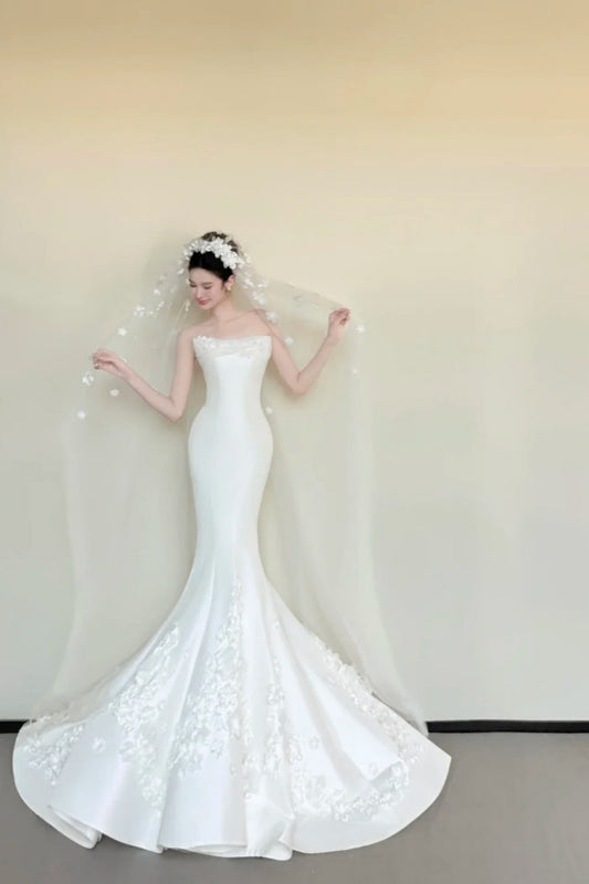 amakanas-White Mermaid Slim Long Satin Wedding Dress with Exquisite Appliques gh5981