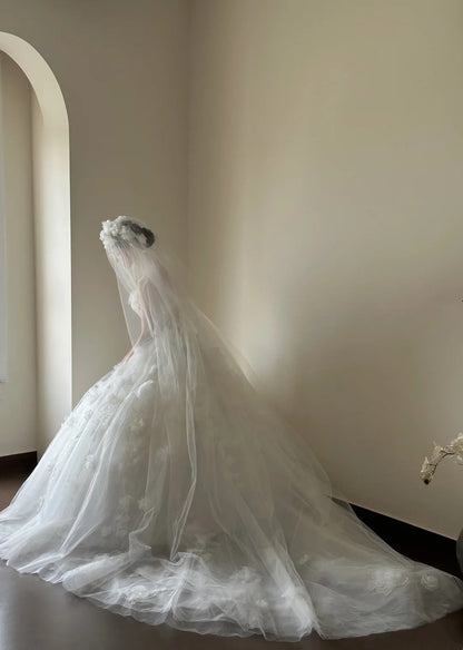 amakanas- Vintage White 3D Floral Strapless Long Train Court Style Wedding Gown gh6093