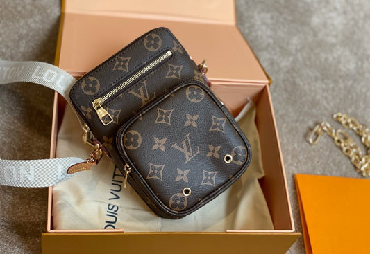 LOUIS VUITTON  Monogram Utility Phone Sleeve