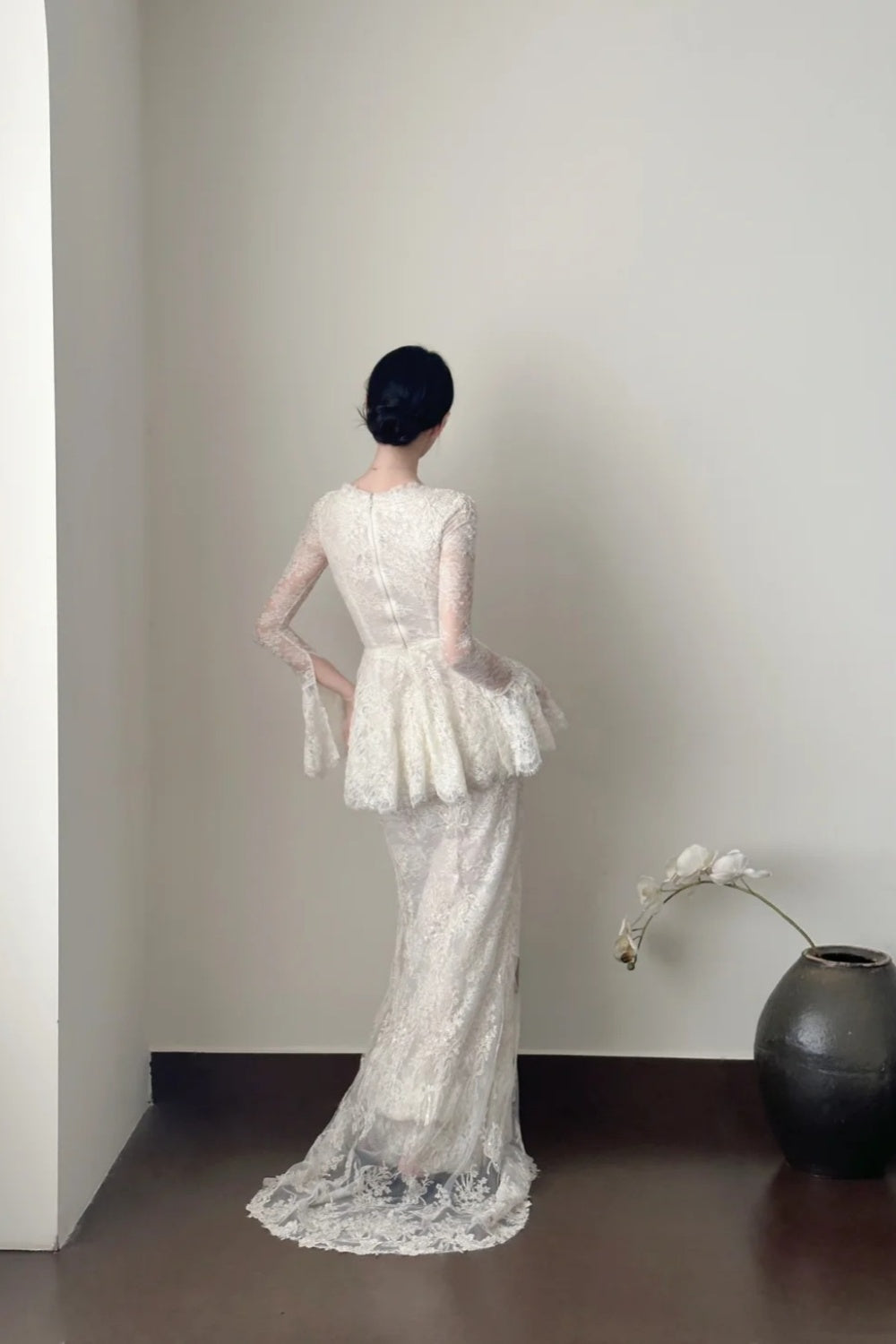 amakanas- Vintage White Lace V-Neck Long Sleeve Mermaid Long Court Style Wedding Gown gh6095