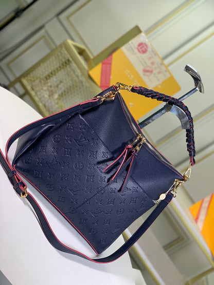 Louis Vuitton Maida Hobo