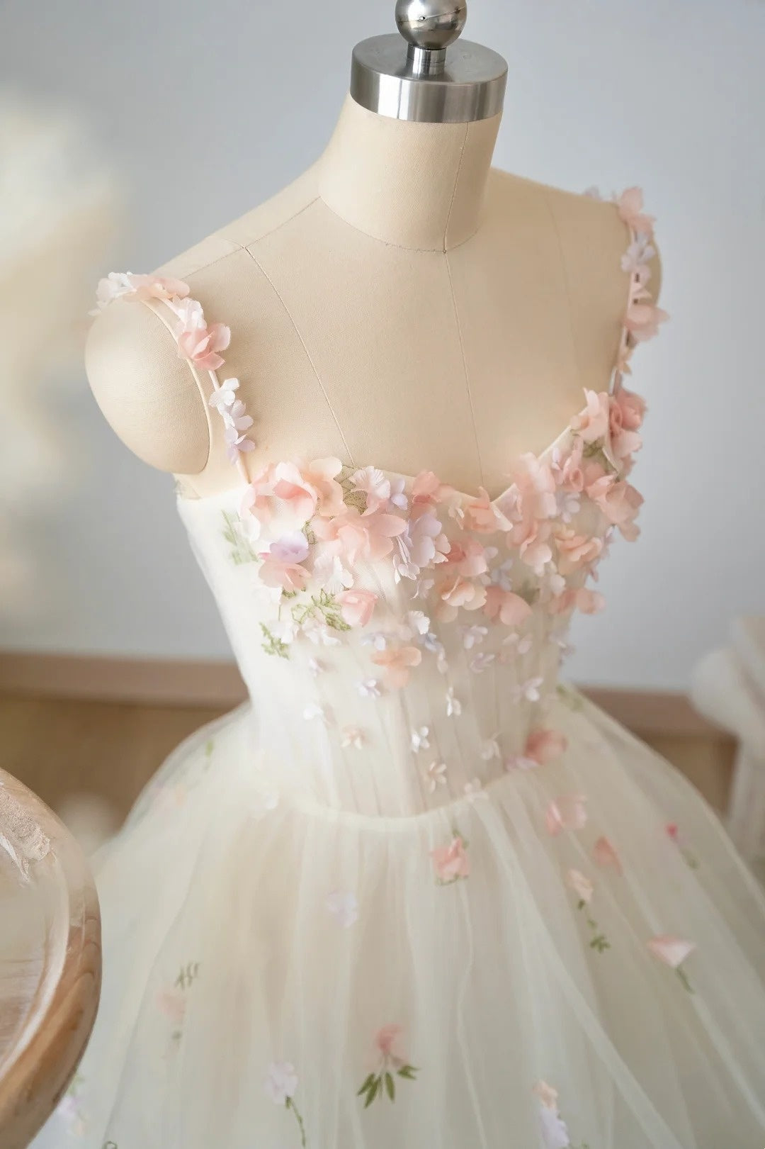 amakanas- Vintage Pink-White 3D Floral Gradient Tulle Spaghetti Strap Forest-Style Evening Gown gh6039