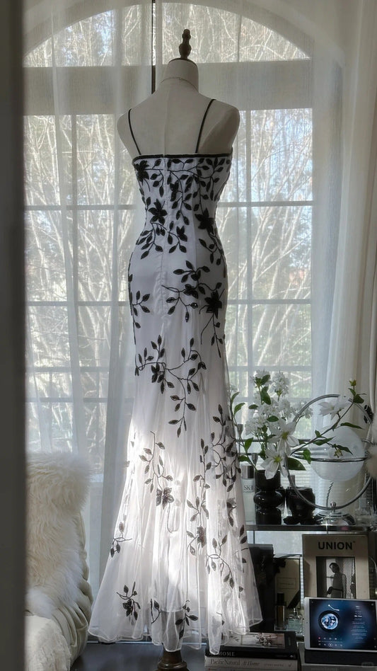 White Elegant Romantic Exquisite Black flowers Long Chiffon Ball Gown Evening Dress Birthday/Wedding Guest/Vacation Party Dress Prom Dress gh4020