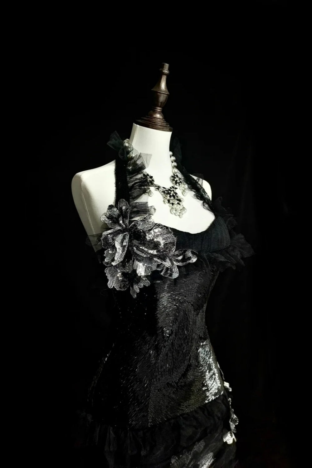 amakanas-Evening dress Black mermaid-inspired floral gown, uniquely elegant dark mermaid long tulle ball gown/evening dress. gh6138