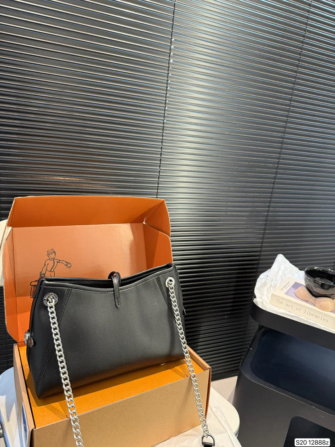 LV Louis Vuitton Carryall Crossbody Bag 26x18cm