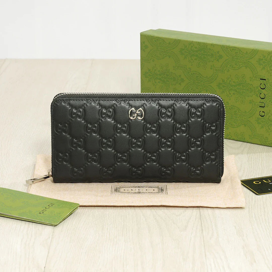 Gucci Single Zipper Handbag Black 20x10cm