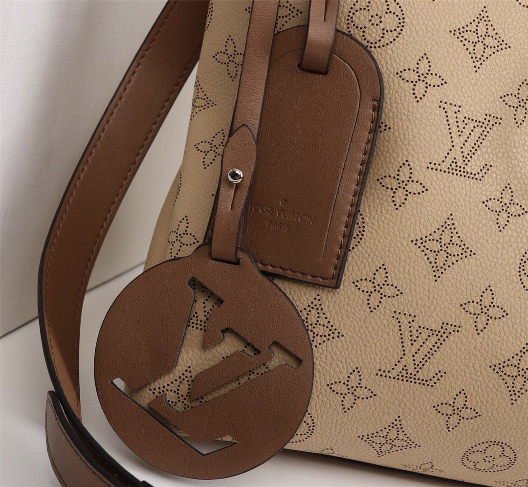 LV Louis Vuitton Beaubourg Hobo