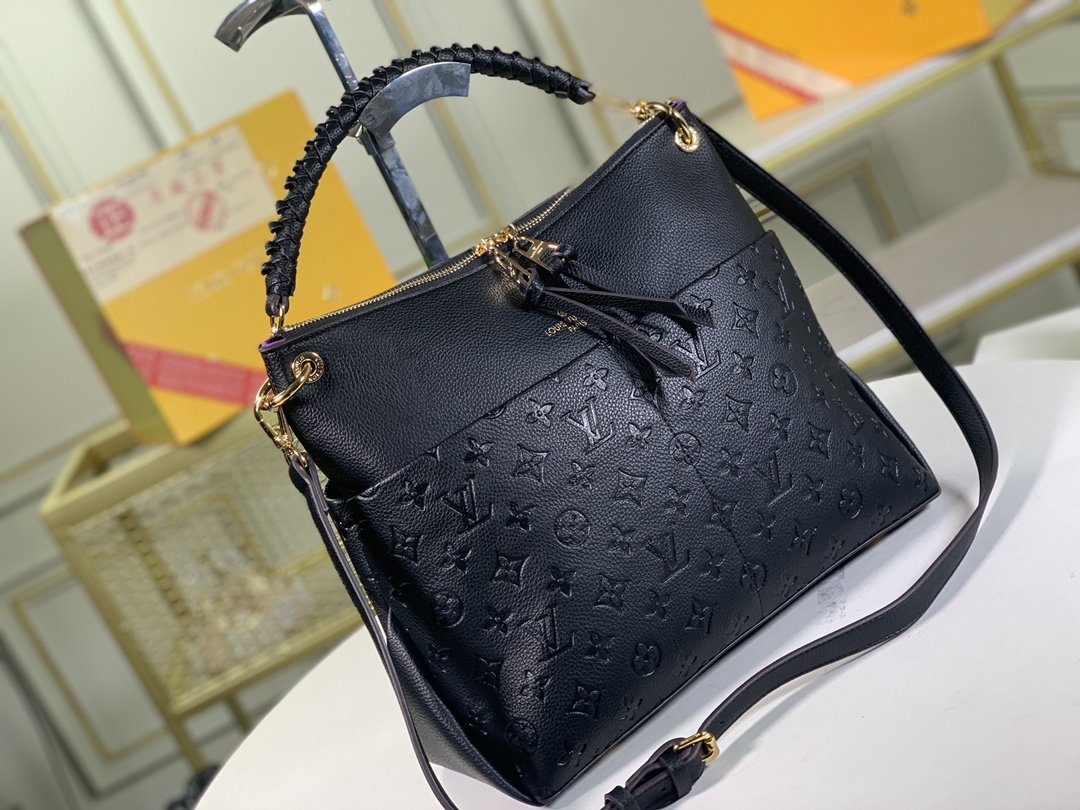 Louis Vuitton Maida Hobo