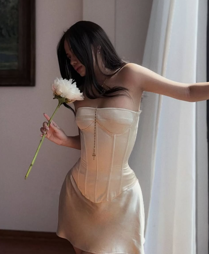 Simple Sheath Strapless Corset Champagne Satin Short Homecoming Dress SH2167