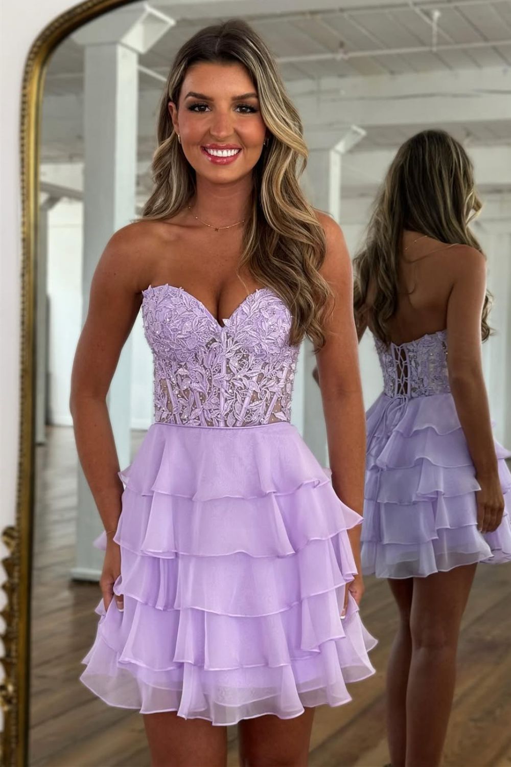 Charming A-Line Sweetheart Lace Top Short Tiered Chiffon Homecoming Dress