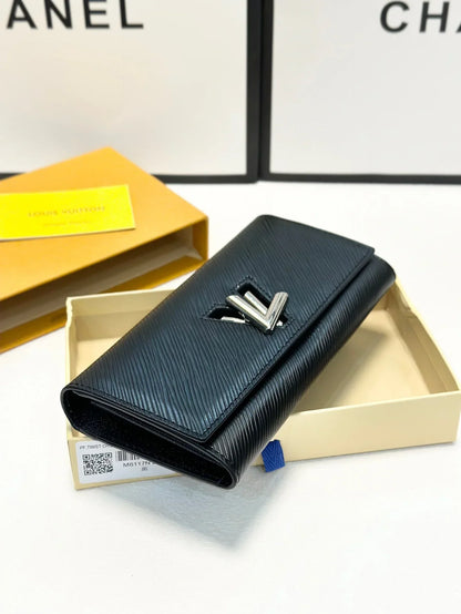 LV Louis Vuitton Classic Leather Purse Size 19x10cm