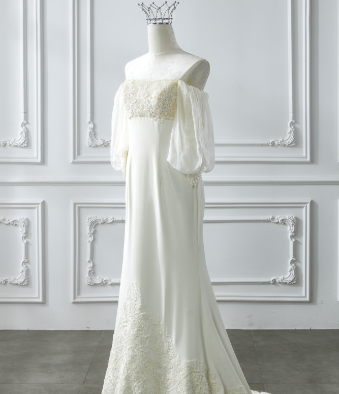 Romantic Wedding Gown Bridal Dress A Line Square Neck Satin Wedding Dress Ivory Wedding Dresses Modest Wedding Gowns DH2038