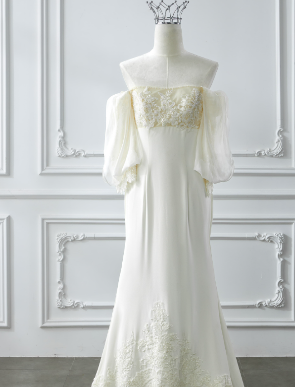 Romantic Wedding Gown Bridal Dress A Line Square Neck Satin Wedding Dress Ivory Wedding Dresses Modest Wedding Gowns DH2038