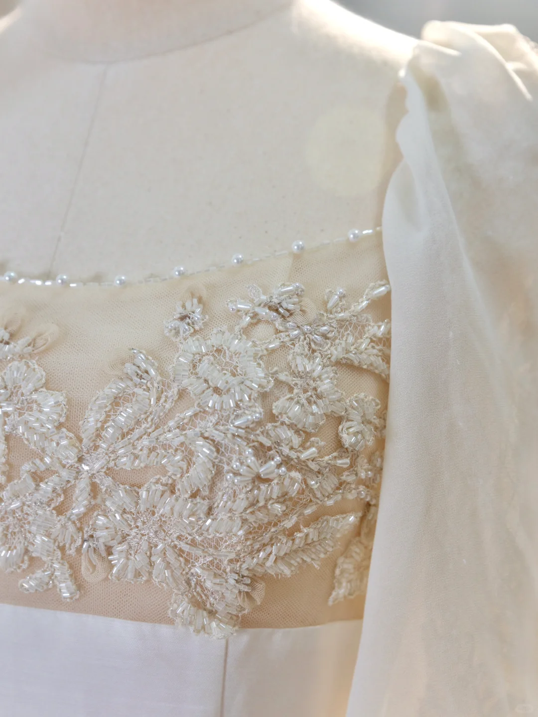 Romantic Wedding Gown Bridal Dress A Line Square Neck Satin Wedding Dress Ivory Wedding Dresses Modest Wedding Gowns DH2038