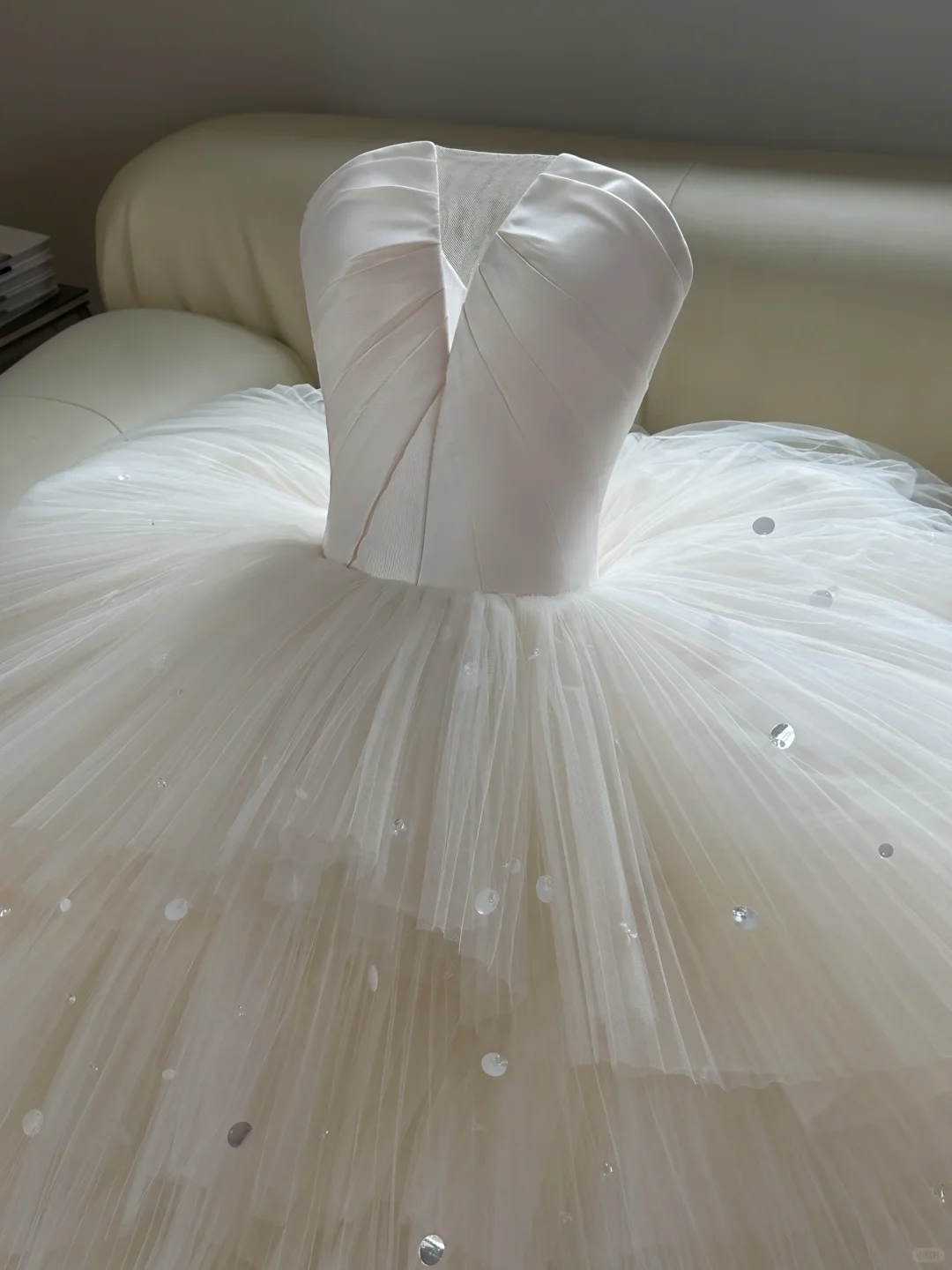 Dreamy Wedding Gown Bridal Dress Ball Gown Strapless Tulle Wedding Dress Long Sleeves Wedding Dresses Modest Wedding Gowns DH2049