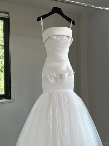 Unique Wedding Dress Ball Gown Strapless Satin White Sleeveless Long Wedding Dresses Bridal Gowns DH2051
