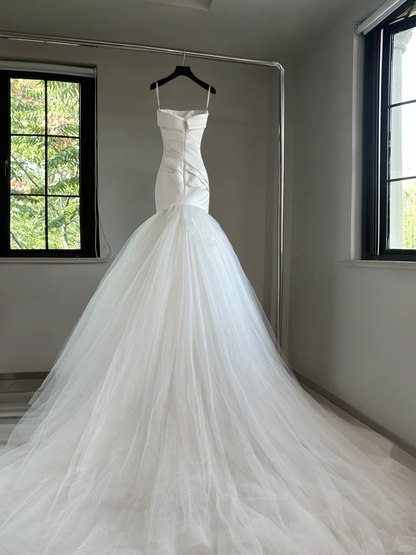Unique Wedding Dress Ball Gown Strapless Satin White Sleeveless Long Wedding Dresses Bridal Gowns DH2051