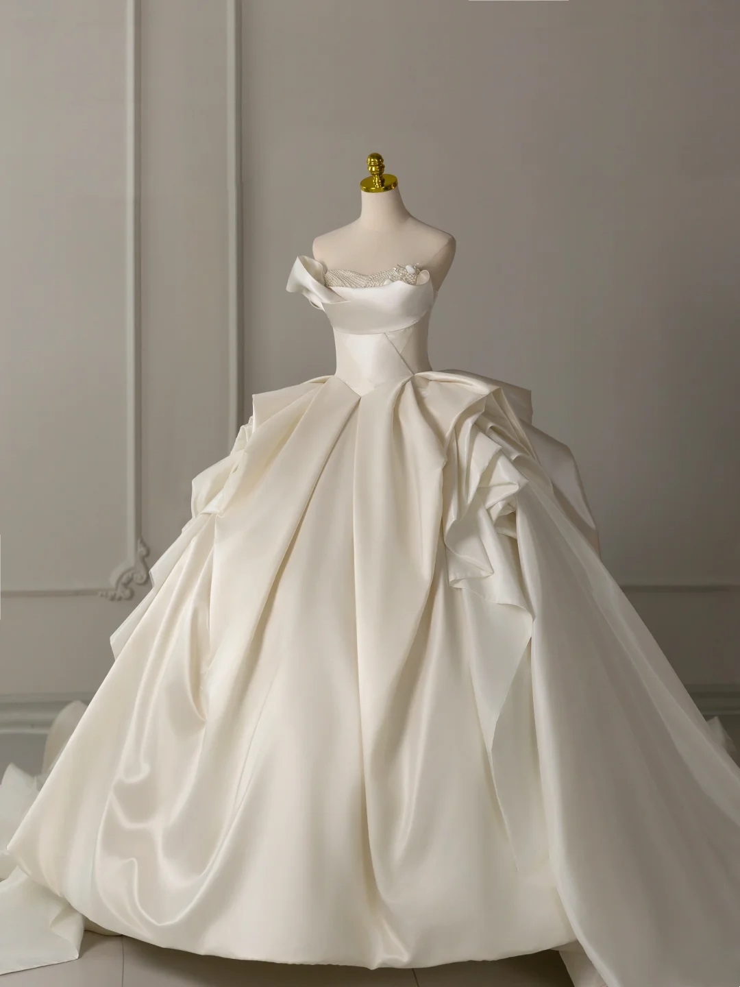 Timeless Bridal Dress Ball Gown Sweetheart Satin White Long Wedding Dress Long Wedding Dresses Modest Wedding Gowns DH2075