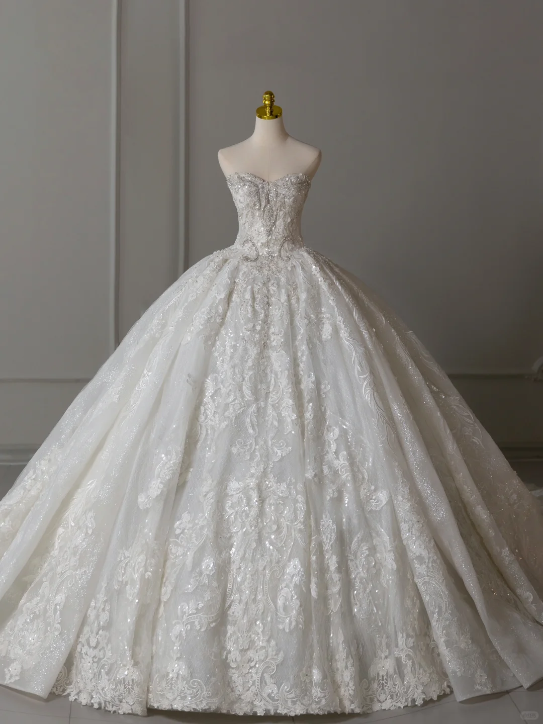 Timeless Bridal Dress Ball Gown Sweetheart Lace White Long Wedding Dress Long Wedding Dresses Modest Wedding Gowns DH2076