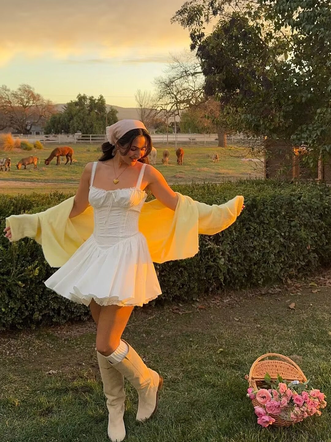 Cute A line Square Neck White Short Lace Homecoming Dress Summer Hoco Dresses Mini Night Homecoming Outfits DH2482