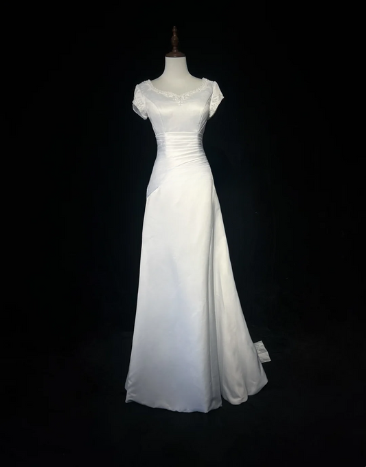 Vintage Bridal Dress A Line V Neck White Beads Satin Long Wedding Dress Retro Wedding Dresses Modest Wedding Gowns DH2653