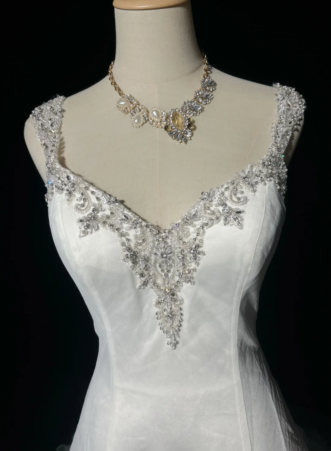 Vintage Bridal Dress Ball Gown Sweetheart White Silver Beads Tulle Long Wedding Dress Retro Wedding Dresses Modest Wedding Gowns DH2657