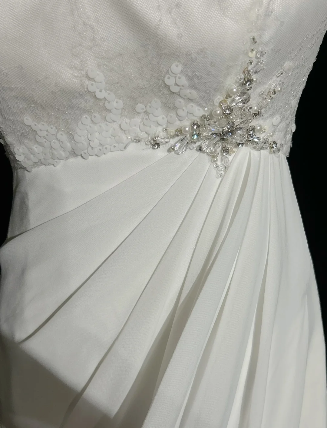 Vintage Bridal Dress A Line Scoop Short Sleeves White Silver Beads Long Wedding Dress Retro Wedding Dresses Modest Wedding Gowns DH2659