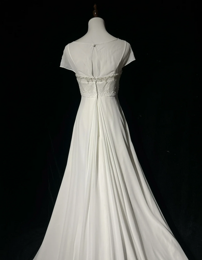 Vintage Bridal Dress A Line Scoop Short Sleeves White Silver Beads Long Wedding Dress Retro Wedding Dresses Modest Wedding Gowns DH2659