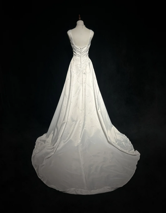 Vintage Bridal Dress A Line Square Neck Satin White Beads Long Wedding Dress Retro Wedding Dresses Modest Wedding Gowns DH2661