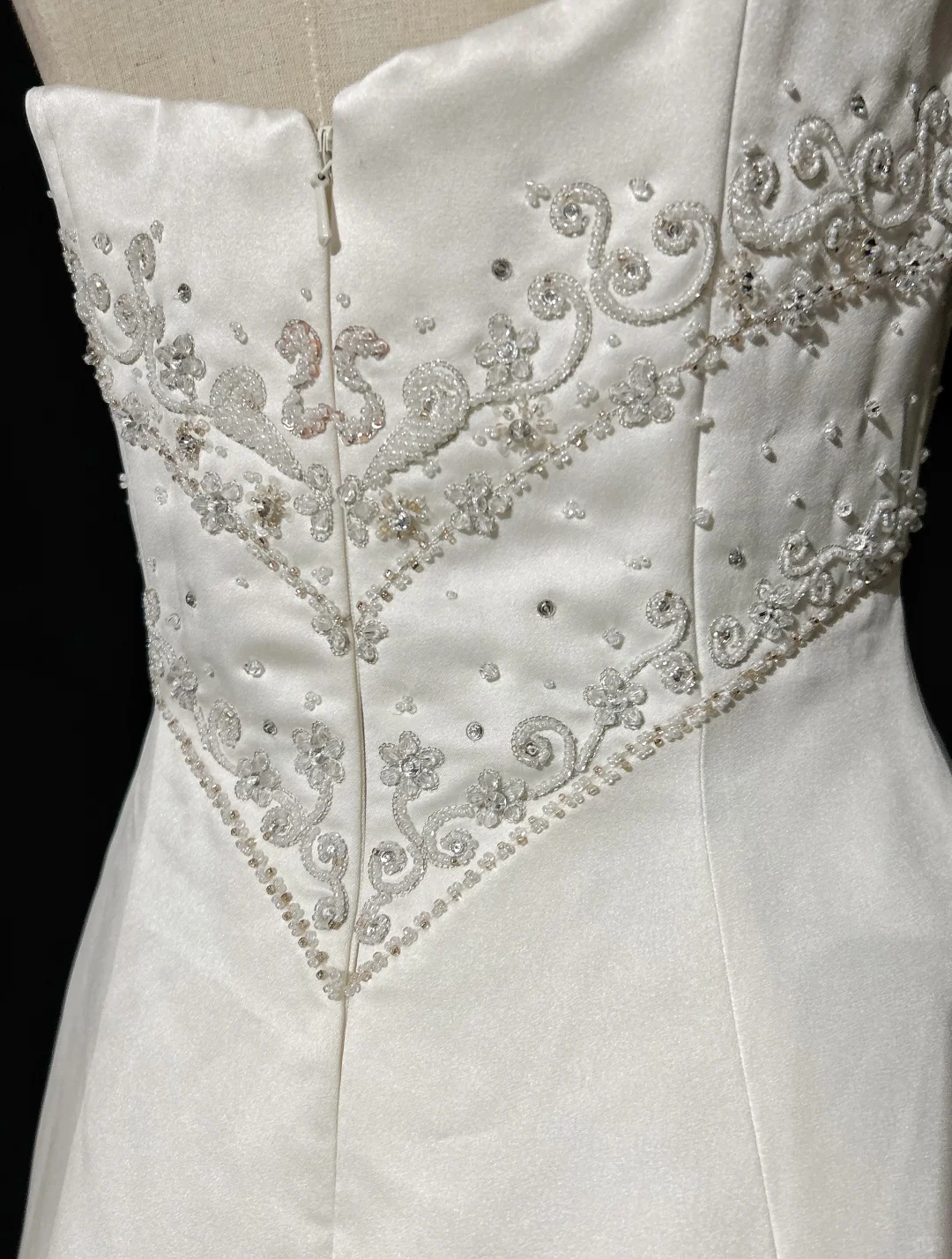 Vintage Bridal Dress A line Strapless Satin White Long Wedding Dress Retro Wedding Dresses Modest Wedding Gowns DH2677